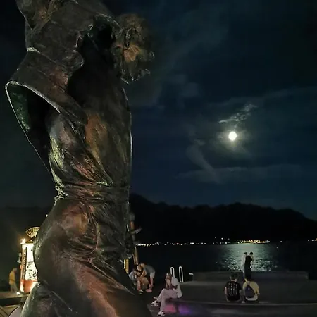 California * Montreux